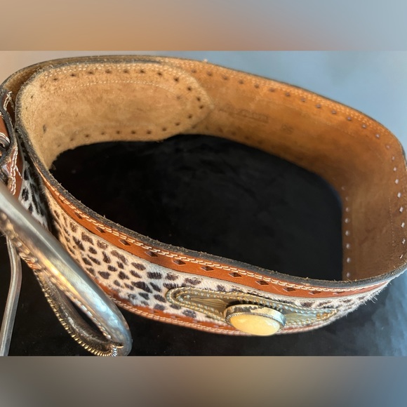 Beautiful Italian Crafted Belt - Picture 9 of 10